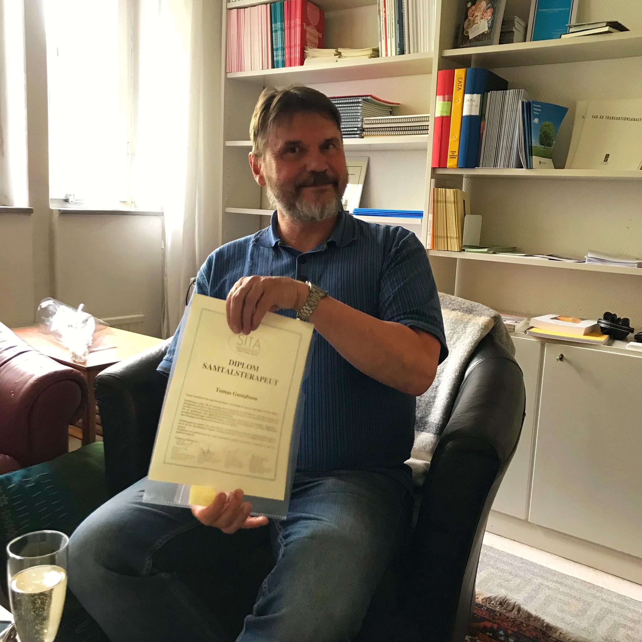 En Nyutexaminerad Diplomerad Samtalsterapeut